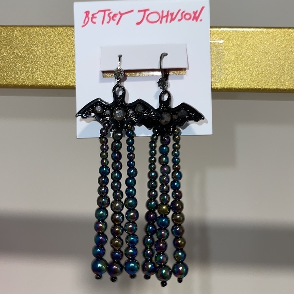 BETSEY JOHNSON BAT HALLOWEEN DANGLY EARRINGS
